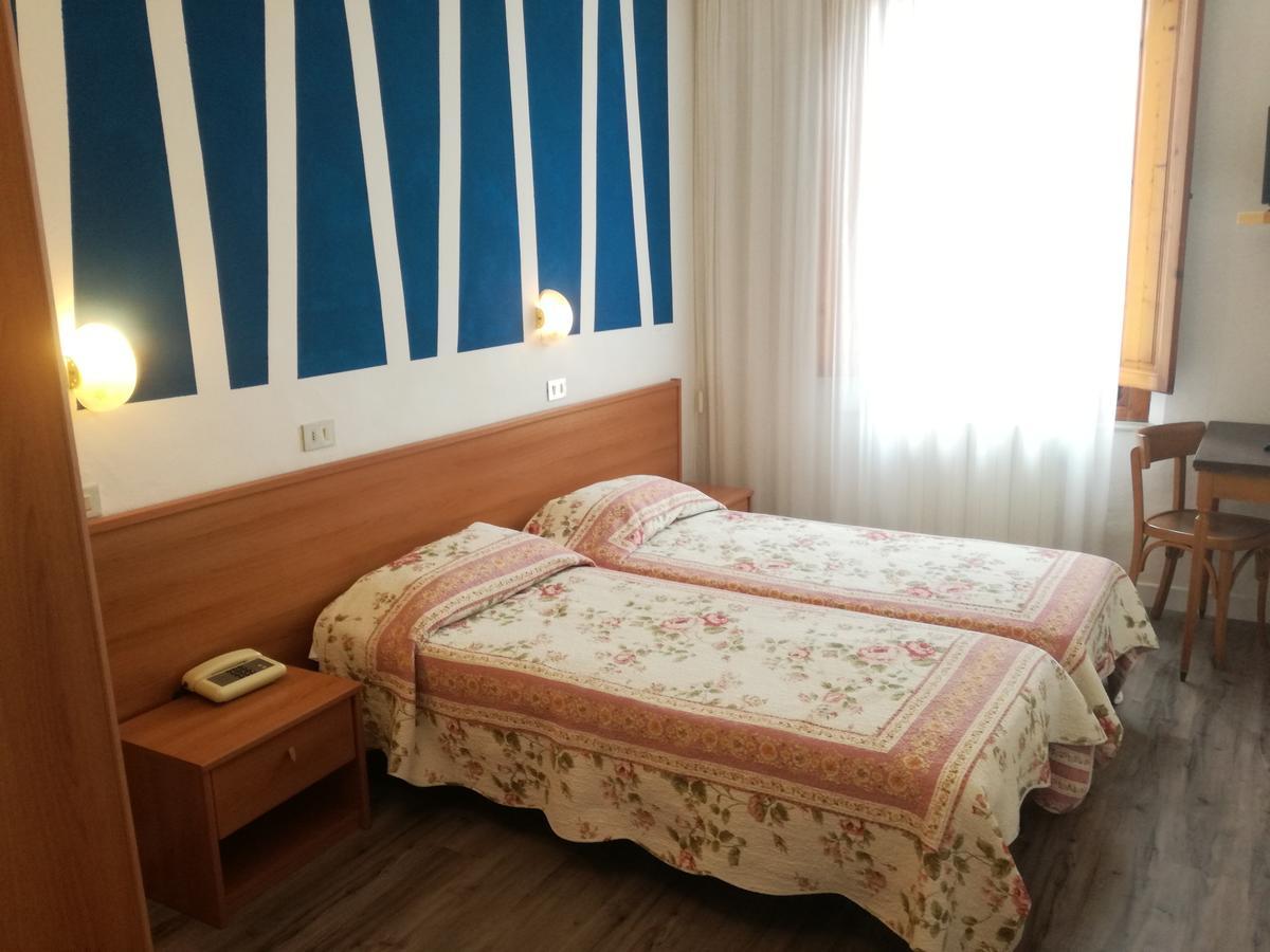 Hotel Prati モンテカティーニ・テルメ エクステリア 写真