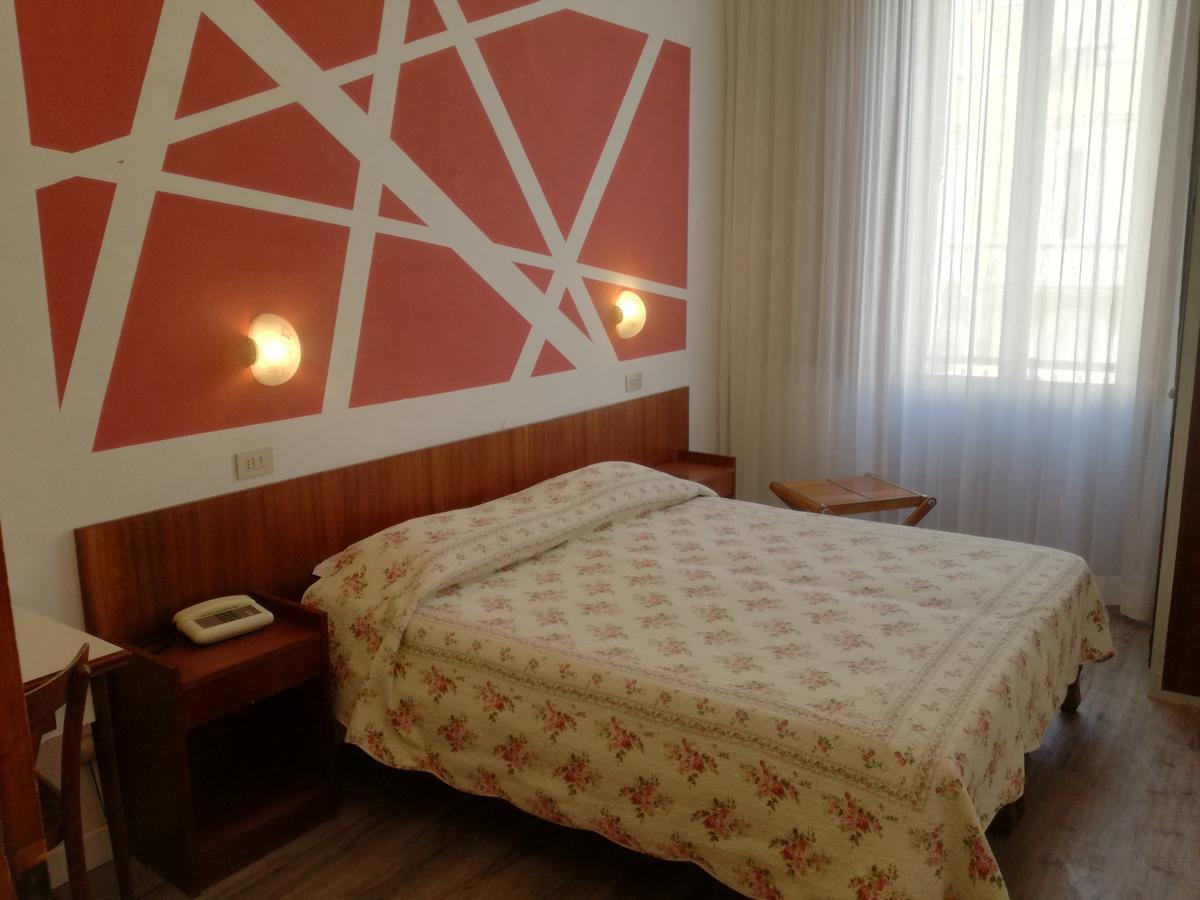 Hotel Prati モンテカティーニ・テルメ エクステリア 写真